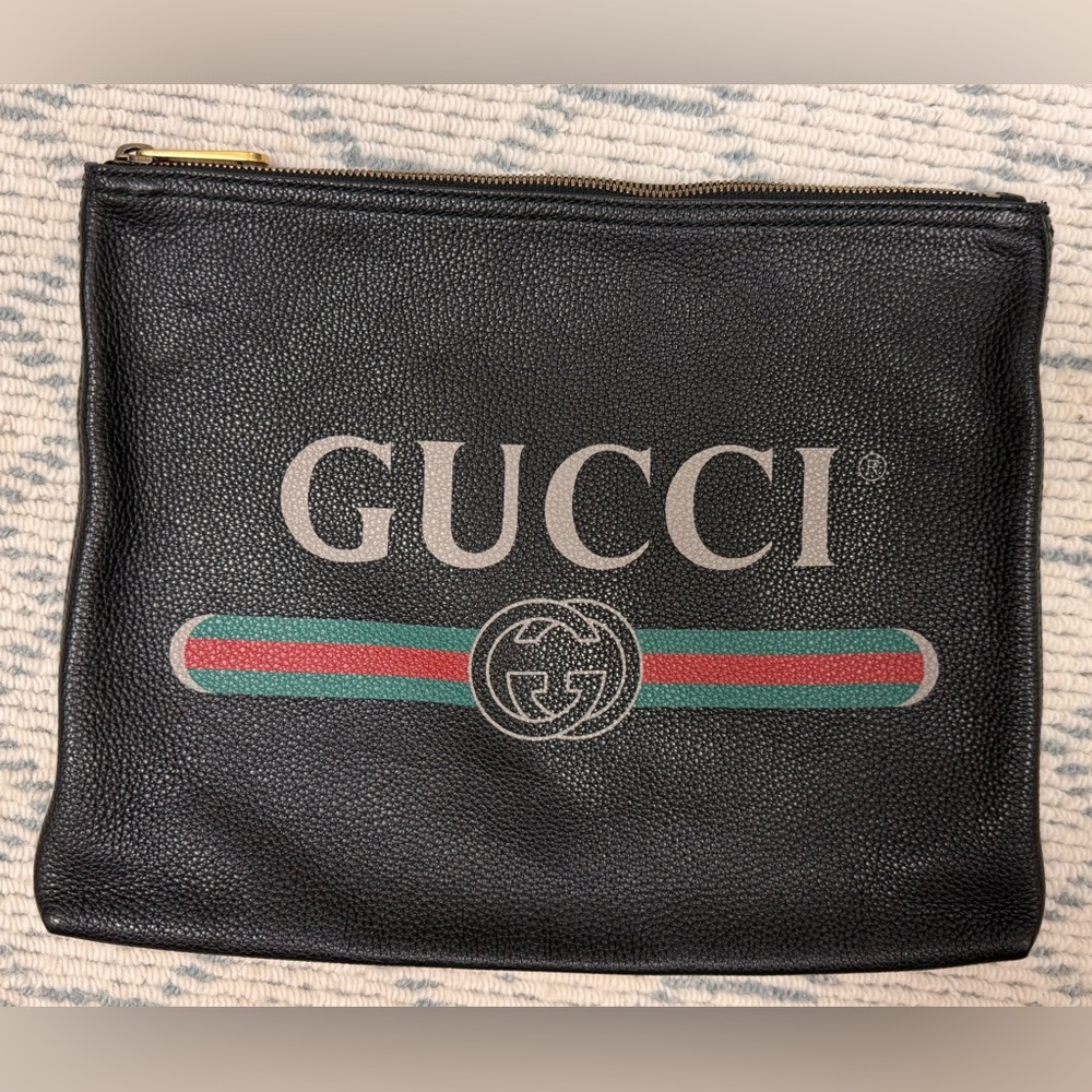 GUCCI Unisex Coquette Vintage-Style Black Leather Logo Print Portfolio Clutch - Picture 16 of 16